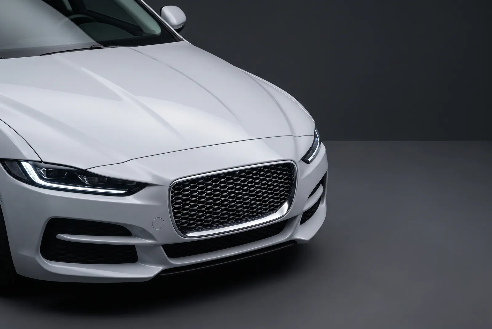 Detail van een Jaguar XE